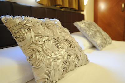 اُنیکس اپارتمنتز