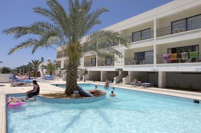 لیکوید هتل اپارتمنتز