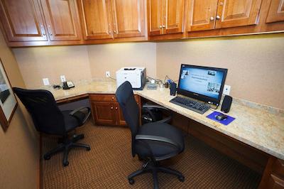 هامپتون این اند سویتز ریورتون