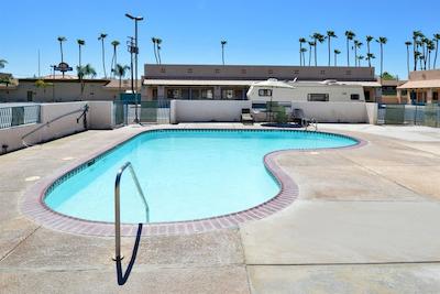 م-استار این اند سویتز بلید