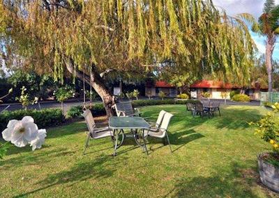 کمفرت این بوسلتون ریور ریزرت