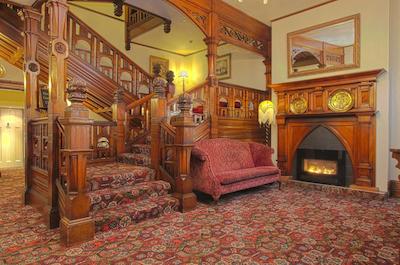 الیزاز مانر اُن بیلی