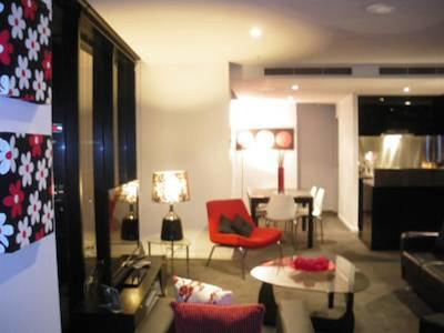 دکلاندز اکسکوتیو اپارتمنتز