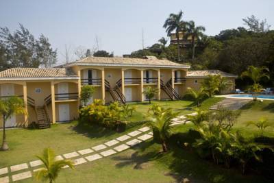 لاتیتود بزیز هتل