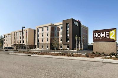 هم2 سویتز بای هیلتون چارلستون آیرپرت/کنونشن سنتر