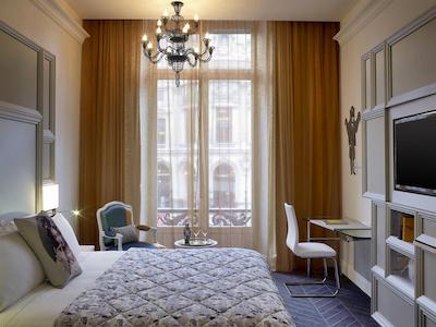 و پاریز اُپرا