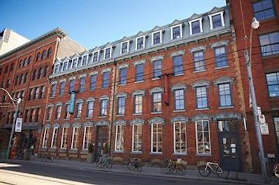 د ایوی ات وریتی