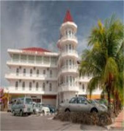 لاندکنز هتل اند ریزرت