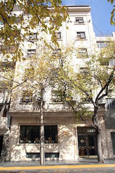 اریستو هتل اند سویتز