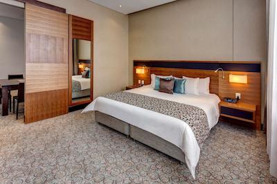 دوبلتری بای هیلتون هتل بگوت-پارک 93