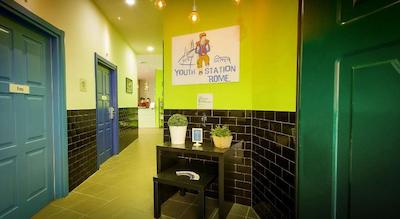 یود استیشن هستل