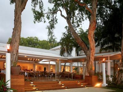 د ریف هوس پالم کو-مگالری بای سُفیتل