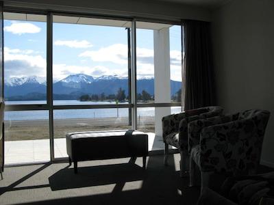 ت اناو لاکویو هلید پارک