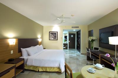 هیلتون پورتو والارتا ریزرت