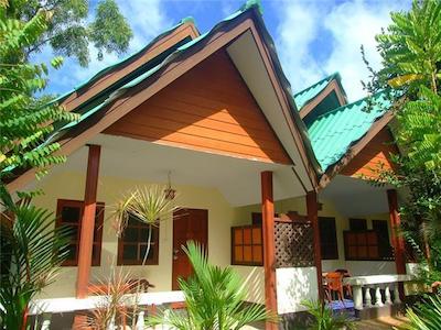 د کرابی فرست همست