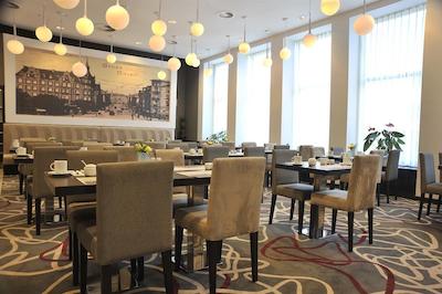 گولدن تولیپ کاسل هتل ریز