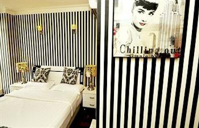 هتل د ارت سکشن 7 شاه آلام