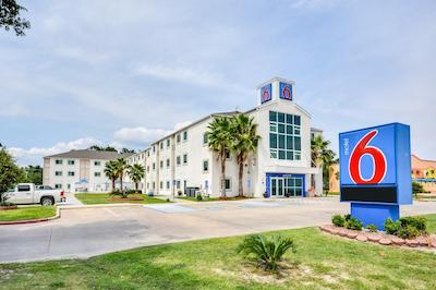 متل 6 بیلاکسی بیچ