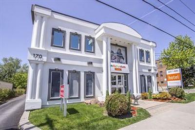 ماریام هتل نرد یرک