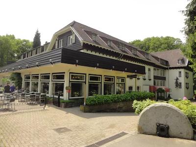 بیلدربرگ هتل د بونست ملن