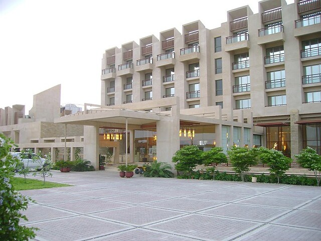 زاور پیرل-کنتیننتال گوادار