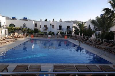 دیلک اپارت هتل