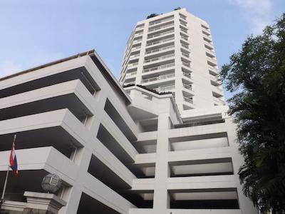 سی ان سی رزیدنس سوخومویت 33