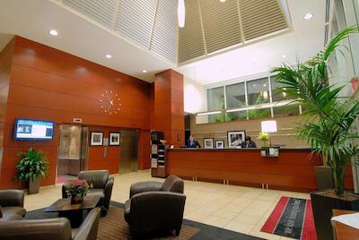 هامپتون این اند سویتز بای هیلتون وانکوور دونتون