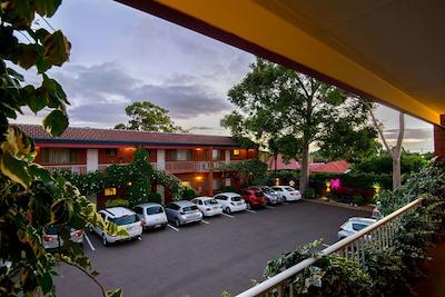 بست وسترن ادلید گرانادا متر این