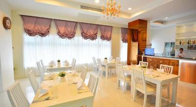 ریال پاویلین هوا هین