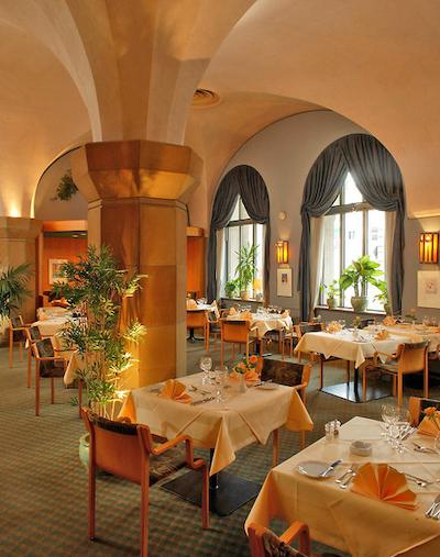 ا اند اُ کارلسروه هاوپتباهنهف