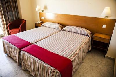 تبسُ آلمونکار