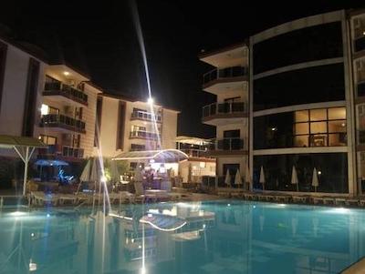 ویسپرینگ سندز ریزورت