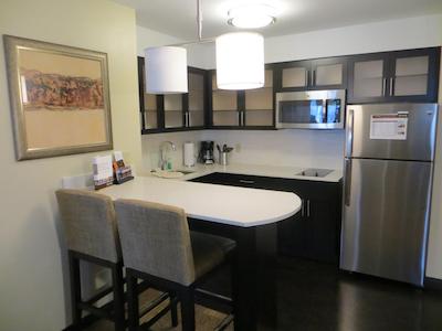 استبریج سویتز وست ادمنتون