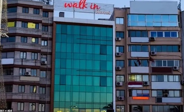 والک این هتل