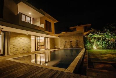 ماجستیک پوینت ویلاز