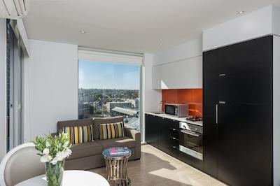 اُاکز اسود یارا