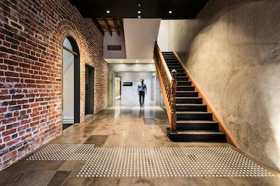 هوگومنت هتل