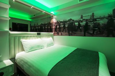 پوینت ا هتل لندن کاناری وارف