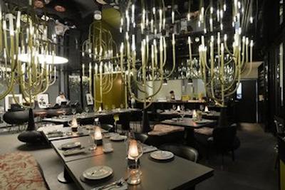 اکیرا مانر چیانگ مای