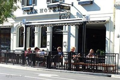 استار بار کاف اند هتل