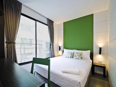 دی آی پلیس هتل