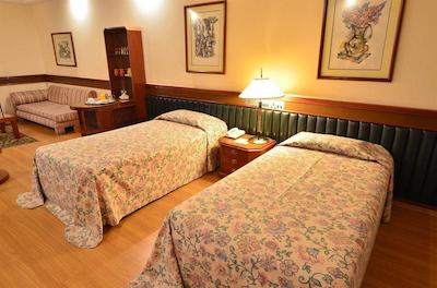 هتل گران کرنا