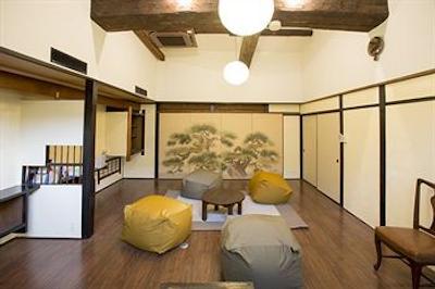 اُساکا گوسدوس یون گوسدوس