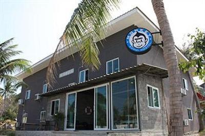 منکی ساموی هستل