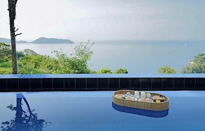 گرند بلو اوشن ویو پول سوئیت