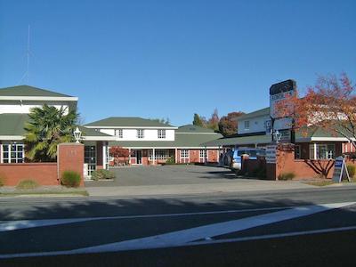 ادمیرالز متر لج