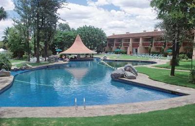 ال تاپاتیو هتل اند ریزرت