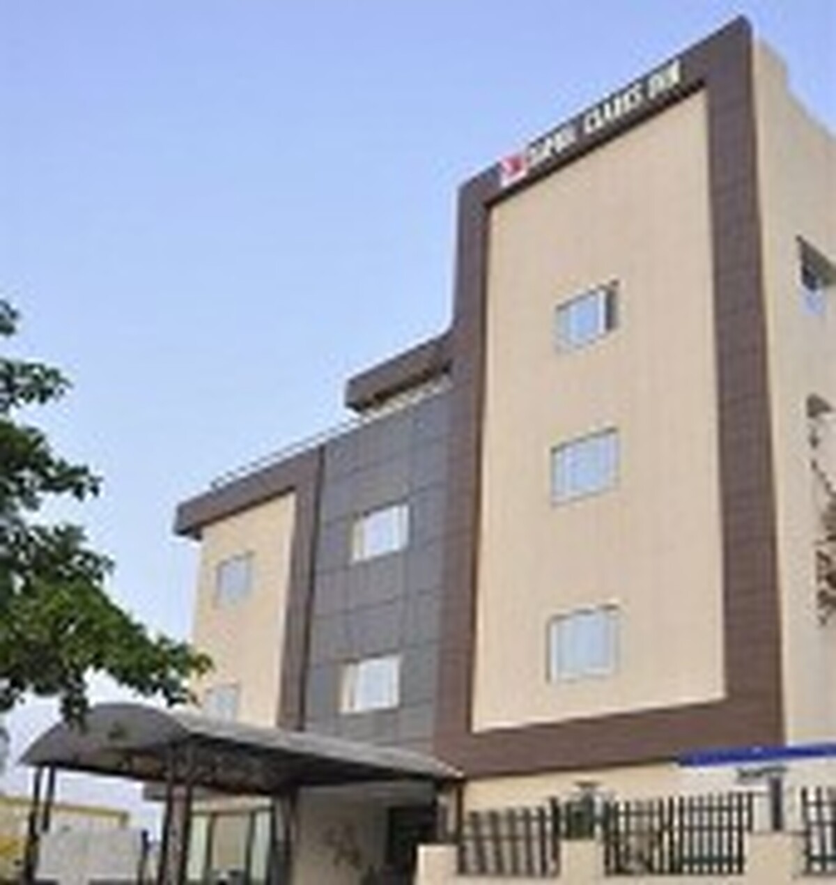 ساپنا کلارکز این