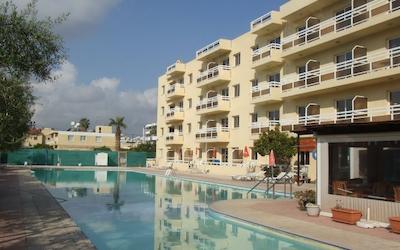 سانکست گاردنز هلید ریزرت